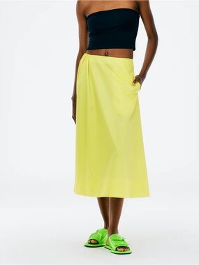 Sold out
Italian Sporty Nylon Side Shirred Circle Skirt
Regular price $445